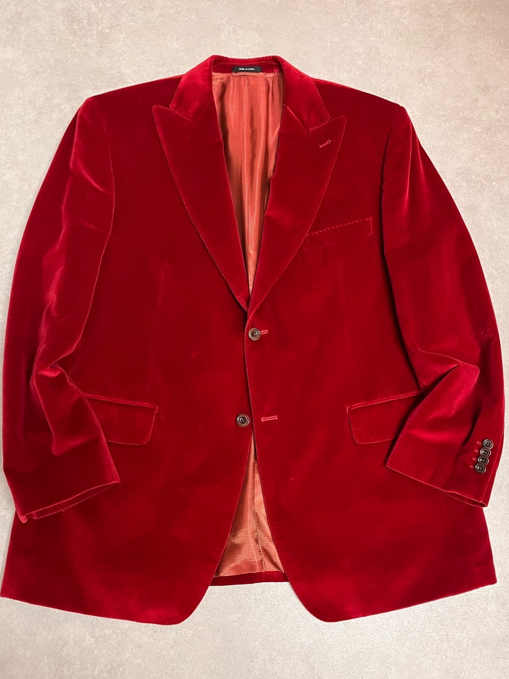 Sean John Fine Tailoring Red Velvet Sport Coat. 
46R